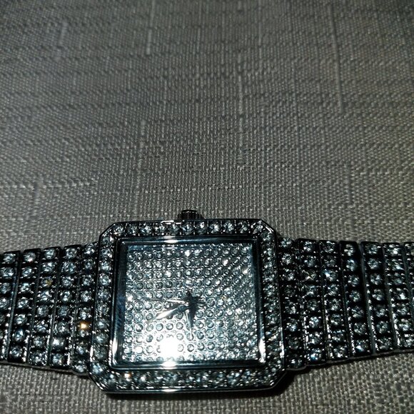 Women's Watch - Picture 10 of 16